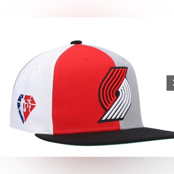 Portland Trail Blazers Mitchell & Ness x
 Pinwheel Stripe
Snapback Hat - Red - Picture 1 of 4